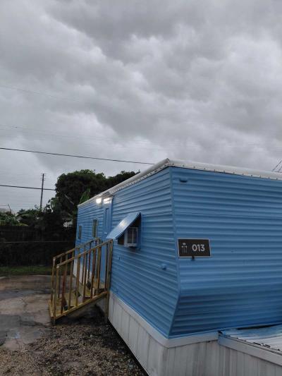 Mobile Home at 2781 2nd Ave N Lot 13 Lake Worth, FL 33461