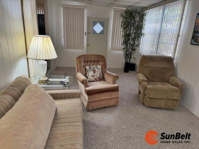Photo 5 of 26 of home located at 136 Sycamore Drive Tavares, FL 32778