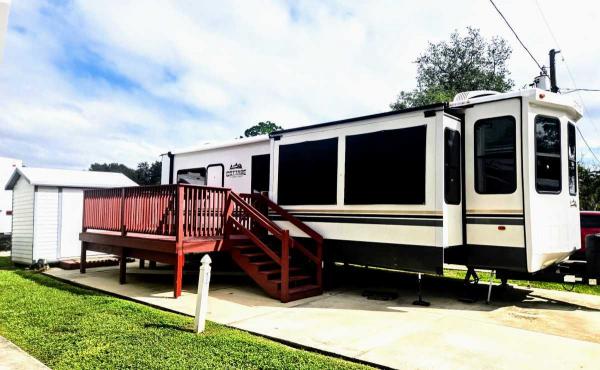 Photo 1 of 2 of home located at 3700 Us Hwy 17-92 N Davenport, FL 33837