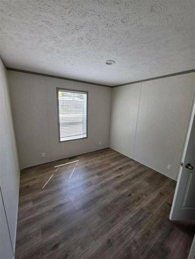 Photo 3 of 23 of home located at 219 Willow Oak Dr Morton, IL 61550