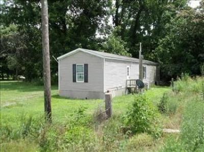 Photo 2 of 16 of home located at 325 Ewan Street Clarendon, AR 72029