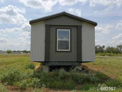 Mobile Home at 14151 Luckey Rd Atascosa, TX 78002
