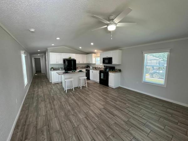 Photo 1 of 2 of home located at 601 S Vista Ln Lot #64 Edmond, OK 73034