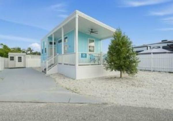 Photo 1 of 2 of home located at 2100 Doud Street Lot W Sarasota, FL 34231