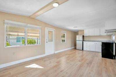 Photo 5 of 8 of home located at 508 44th Avenue East Lot J-22 Bradenton, FL 34203