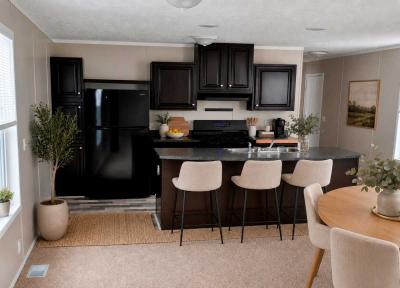 Photo 2 of 8 of home located at 77 Pinewood Chillicothe, IL 61523