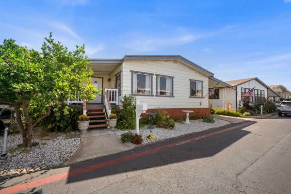 1970 HOMETTE Mobile Home For Sale