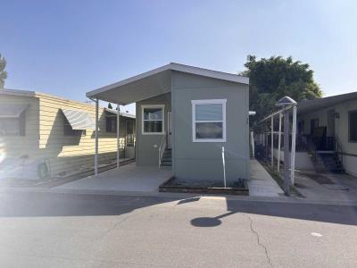 Photo 2 of 27 of home located at 10525 Somerset Blvd. #38 Bellflower, CA 90706