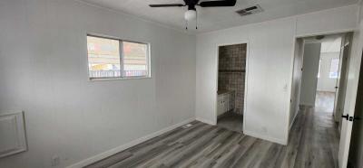 Photo 5 of 27 of home located at 2050 W. Dunlap Ave. Phoenix, AZ 85021