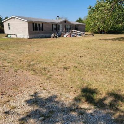 Mobile Home at 619 South Madison Maud, OK 74854