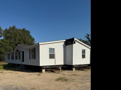 Mobile Home at 1111 Florida Ave SW, Denham Springs, LA 70726