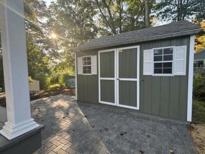 Photo 4 of 5 of home located at 20 Whitewood Road Killingworth, CT 06419