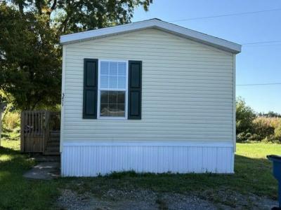 Mobile Home at 1001 Mayflower Road #371 South Bend, IN 46619