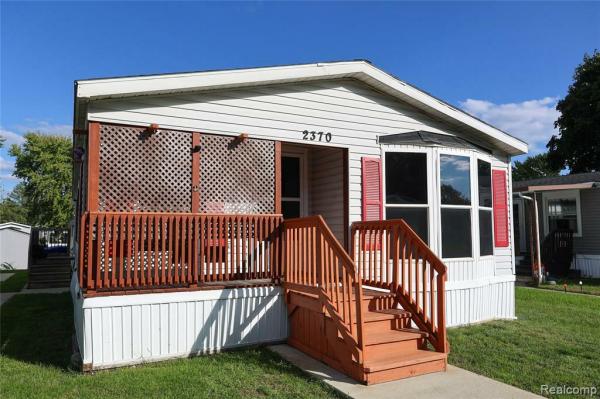 1998  Mobile Home For Sale