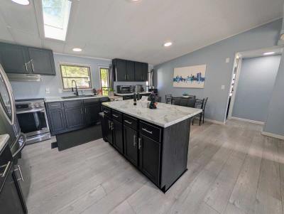 Photo 3 of 16 of home located at 109 Glenrock Court Freeport, IL 61032