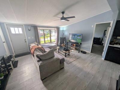 Photo 4 of 16 of home located at 109 Glenrock Court Freeport, IL 61032