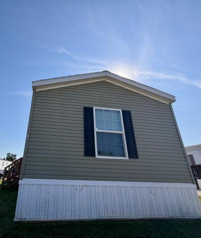 Mobile Home at 1274 Chalet St Newport, MI 48166