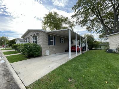 Photo 3 of 20 of home located at 173 Northshore Road Elgin, IL 60123