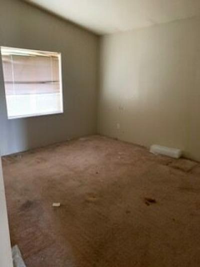 Photo 4 of 8 of home located at 2741 Oakland Loop SE Salem, OR 97317