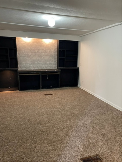 Photo 4 of 12 of home located at 27602 Versailles Ln, #542 Romulus, MI 48174