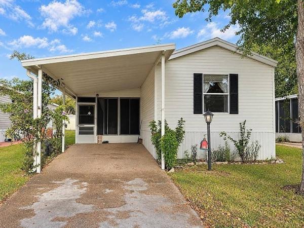 Photo 1 of 2 of home located at 6638 Hopi Trail Leesburg, FL 34748
