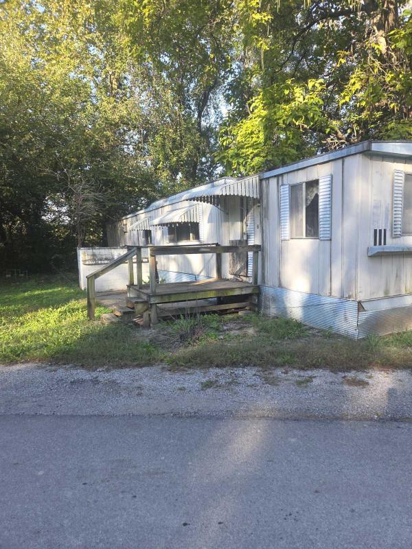 Photo 1 of 2 of home located at 2902 N 12th St Lot 111 Saint Joseph, MO 64505