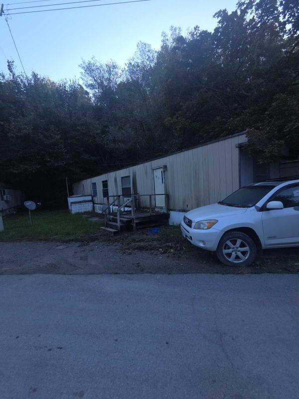Photo 1 of 2 of home located at 2902 N 12th St Lot 421 Saint Joseph, MO 64505