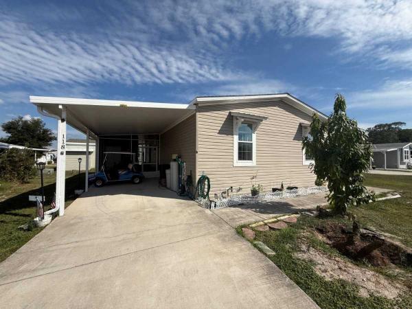 Photo 1 of 2 of home located at 118 Lakeview Drive Leesburg, FL 34788