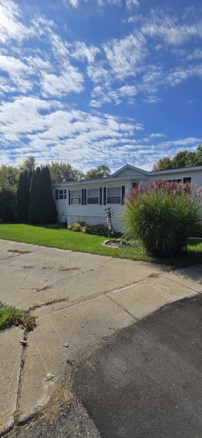 Photo 3 of 30 of home located at 406 Brandywine Pl, #402 Lansing, MI 48906