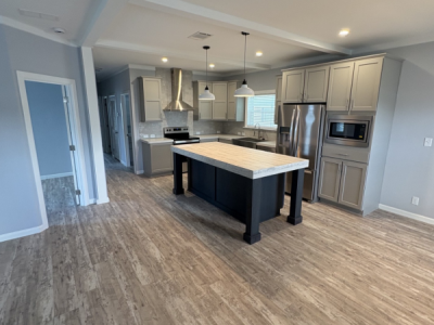 Photo 3 of 14 of home located at 21 NE North Warner Drive Jensen Beach, FL 34957