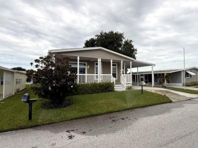Photo 3 of 12 of home located at 221 NE Forrest Court Jensen Beach, FL 34957
