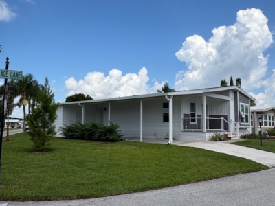 Photo 3 of 13 of home located at 48 NE Village Lane Jensen Beach, FL 34957
