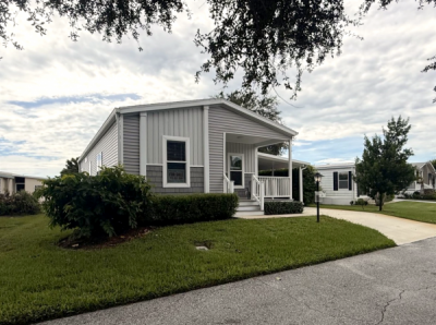 Photo 3 of 16 of home located at 96 North Warner Drive Jensen Beach, FL 34957