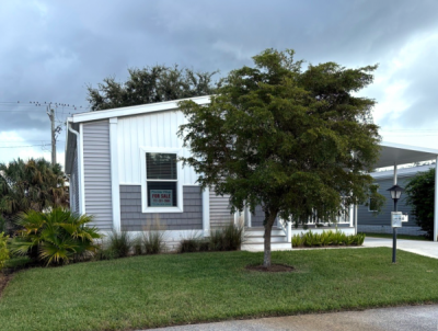 Photo 4 of 15 of home located at 36 NE Village Lane Jensen Beach, FL 34957