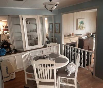 Photo 5 of 15 of home located at 435 16th Ave SE Largo, FL 33771