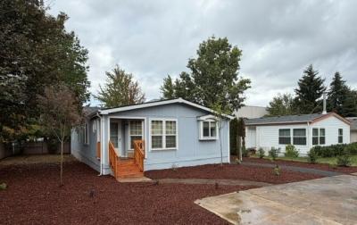 Photo 2 of 19 of home located at 5041 Cumberland Ct SE Sp. #16 Salem, OR 97306