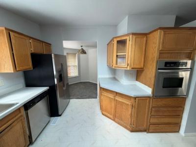 Photo 3 of 19 of home located at 5041 Cumberland Ct SE Sp. #16 Salem, OR 97306