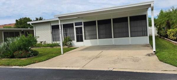 Photo 1 of 2 of home located at 5200 28th St N, Lot 433 Saint Petersburg, FL 33714