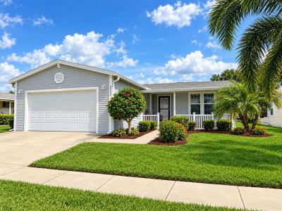 Photo 1 of 32 of home located at 3940 Manatee Club Drive Ruskin, FL 33570
