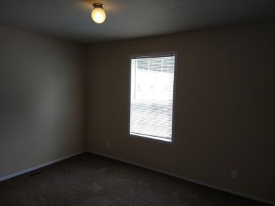 Photo 3 of 6 of home located at 190 Monroe Dr Davison, MI 48423