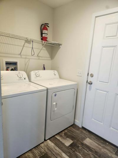 Photo 3 of 4 of home located at 241 Roosevelt Dr Davison, MI 48423