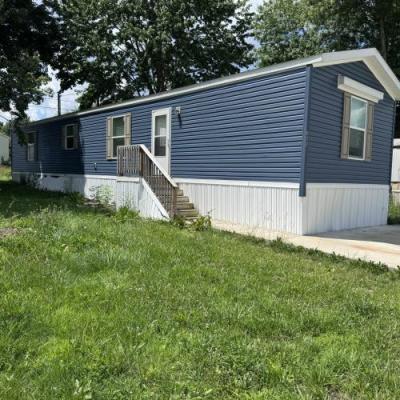 Photo 3 of 17 of home located at 1855 S Wilson Road Radcliff, KY 40160