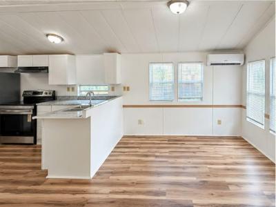 Photo 4 of 16 of home located at 2179 East Camp N Comfort Lane Avon Park, FL 33825