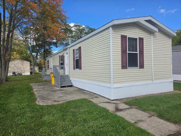 Photo 1 of 2 of home located at 2577 Gemini Street Saginaw, MI 48601