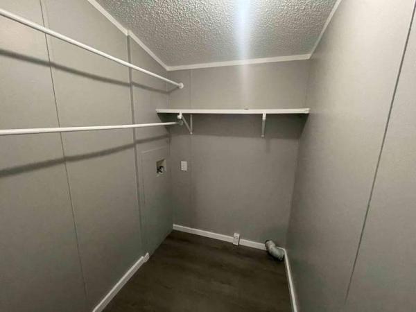 1997 Commadore Manufactured Home