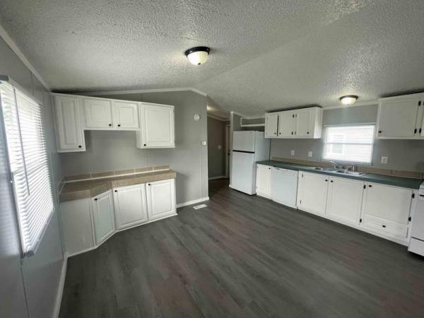 1997 Commadore Manufactured Home
