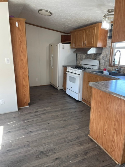 Photo 5 of 13 of home located at 22056 Cheville Dr, #329 Romulus, MI 48174
