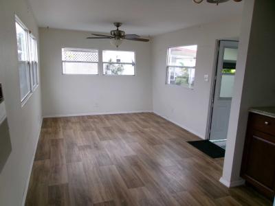 Photo 3 of 8 of home located at 2701 34th St N Lot #319 Saint Petersburg, FL 33713