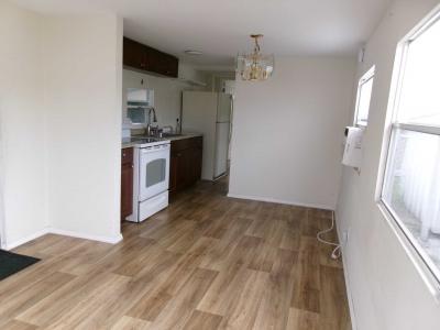 Photo 5 of 8 of home located at 2701 34th St N Lot #319 Saint Petersburg, FL 33713