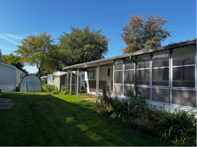 Photo 2 of 9 of home located at 43075 Bonaparte Ave, #162 Sterling Heights, MI 48314